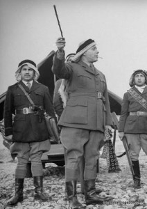 القائد فوزي قاوقجي أثناء التحضيرات لإعداد جيش الإنقاذ 